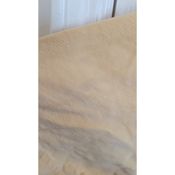 Men's 100% Silk Tommy Bahama Hawaiian Button Down Shirt - Picture 3 of 5